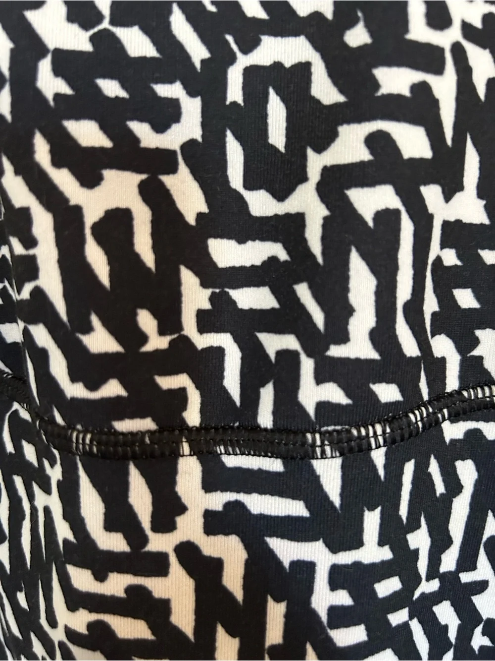 Lululemon crossback tank top black white mesh cutout Size 6